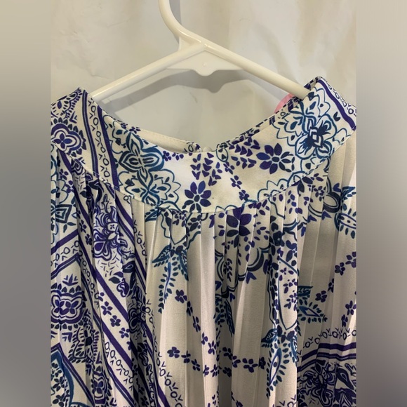 🔥5/$25 H&M Top Sz M (will fit up to a XL) - Picture 3 of 7